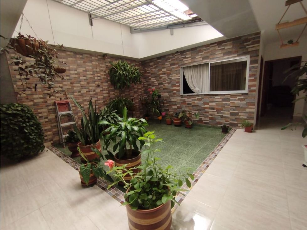 Casa en venta Antioquia Medellín La Castellana 300 m2 Habitaciones 4 Baños 4 Garajes 2 Precio $1300000000