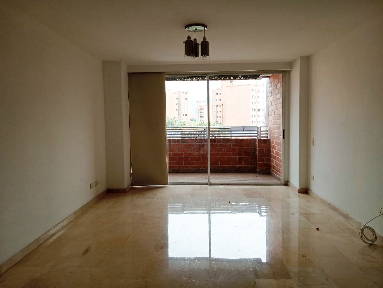 Apartamento en arriendo Antioquia Medellín Laureles 110 m2 Habitaciones 3 Baños 2 Garajes 2 Precio $4650000