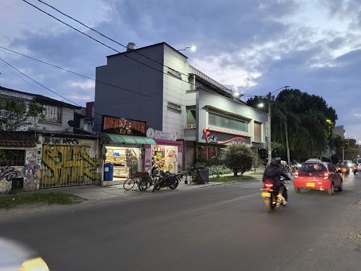 Casa en venta Cundinamarca Bogotá Villa Claudia 237 m2 Habitaciones 4 Baños 2 Garajes 3 Precio $950000000