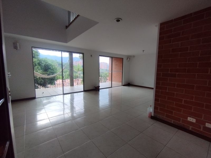 Casa en arriendo Antioquia Envigado El Chocho 282 m2 Habitaciones 3 Baños 13 Garajes 3 Precio $10000000
