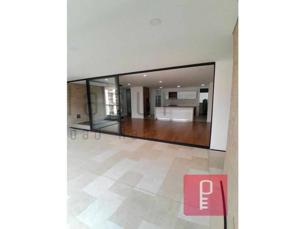 Apartamento en arriendo Antioquia Medellín Santa Maria De Los Angeles 198 m2 Habitaciones 3 Baños 4 Garajes 4 Precio $11000000