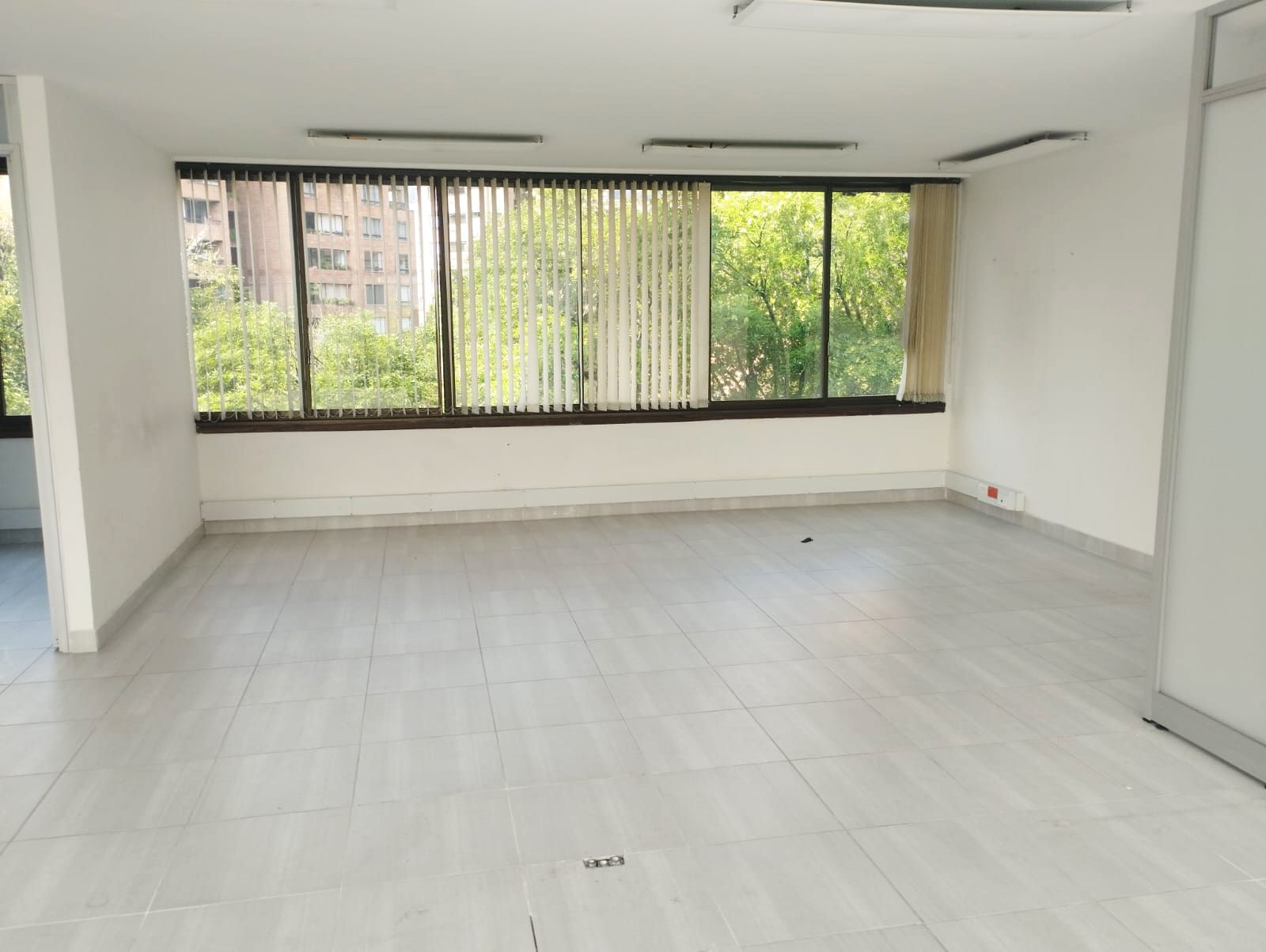 Oficina en arriendo Antioquia Medellín La Florida 115 m2 Habitaciones 0 Baños 2 Garajes 5 Precio $9100000