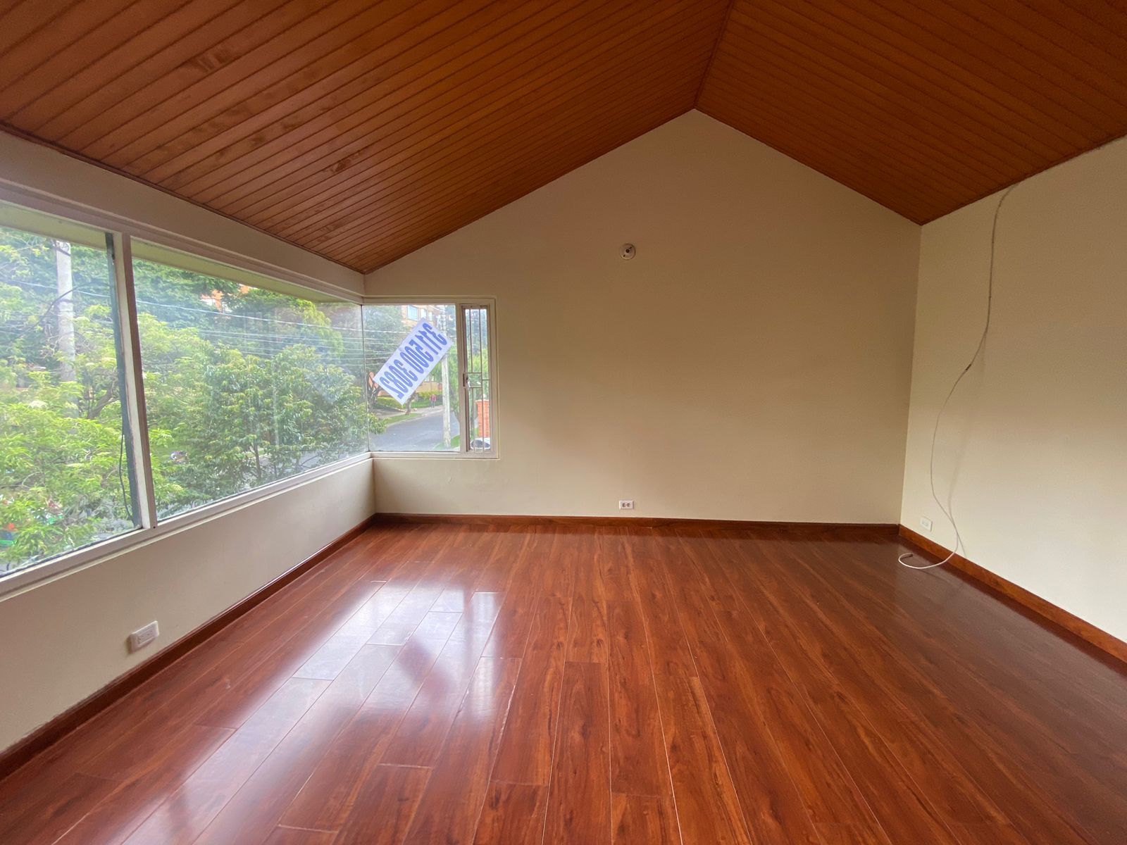 Casa en arriendo Cundinamarca Bogotá Santa Barbara Central 200 m2 Habitaciones 3 Baños 6 Garajes 3 Precio $7500000