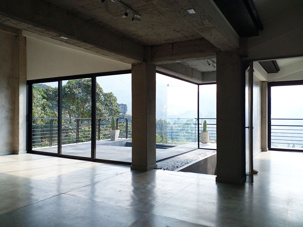 Casa en arriendo Antioquia Envigado Envigado 311 m2 Habitaciones 4 Baños 8 Garajes 8 Precio $15000000