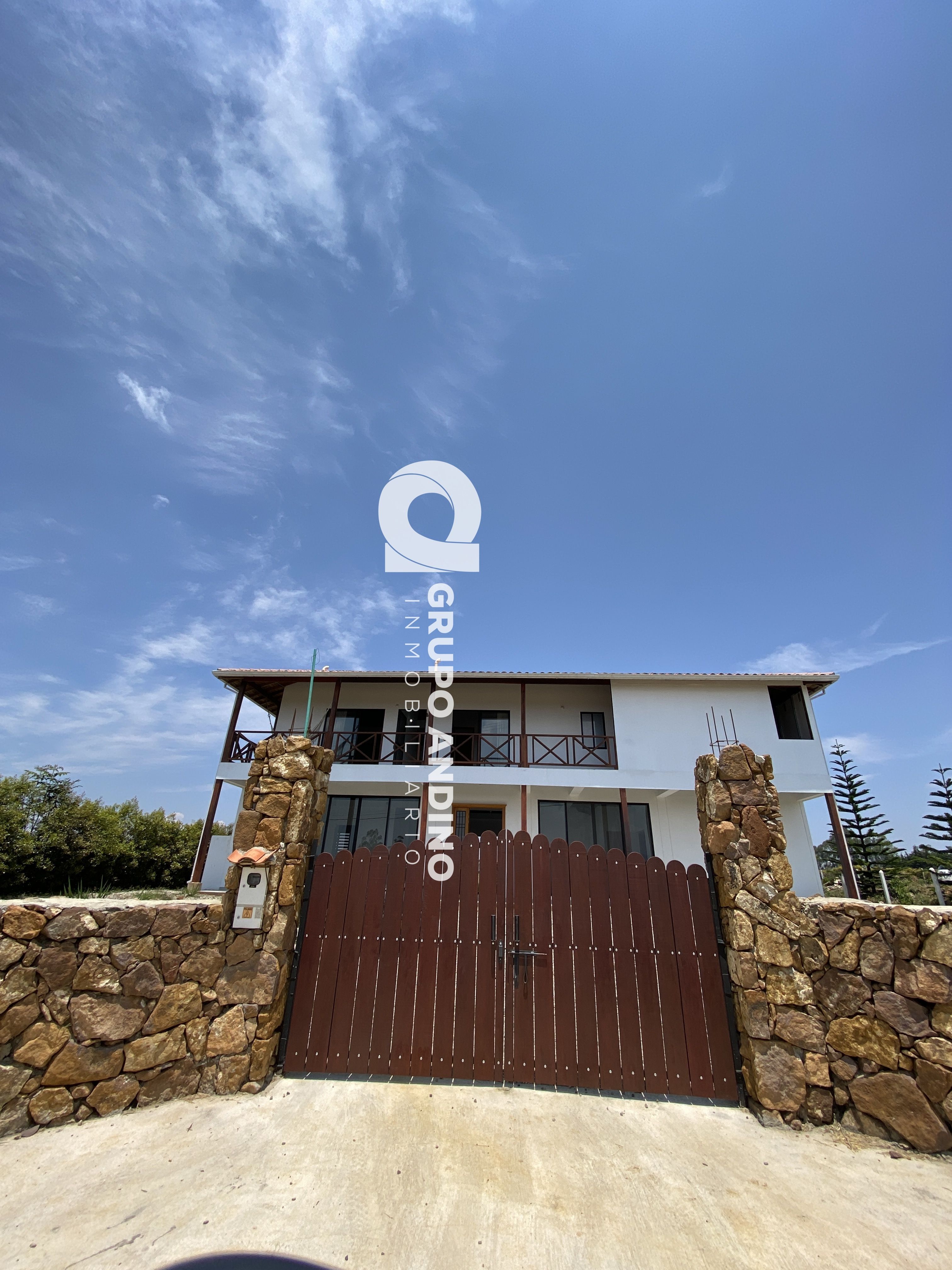 Casa Campestre en venta Santander Piedecuesta Br Paseo Cataluña 400 m2 Habitaciones 7 Baños 6 Garajes 10 Precio $950000000