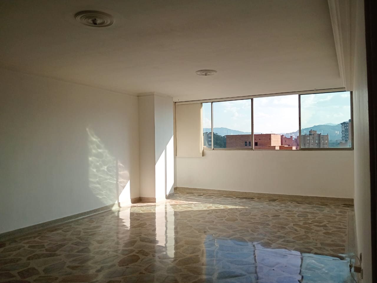 Apartamento en arriendo Antioquia Medellín Medellín 120 m2 Habitaciones 3 Baños 2 Garajes 2 Precio $4200000