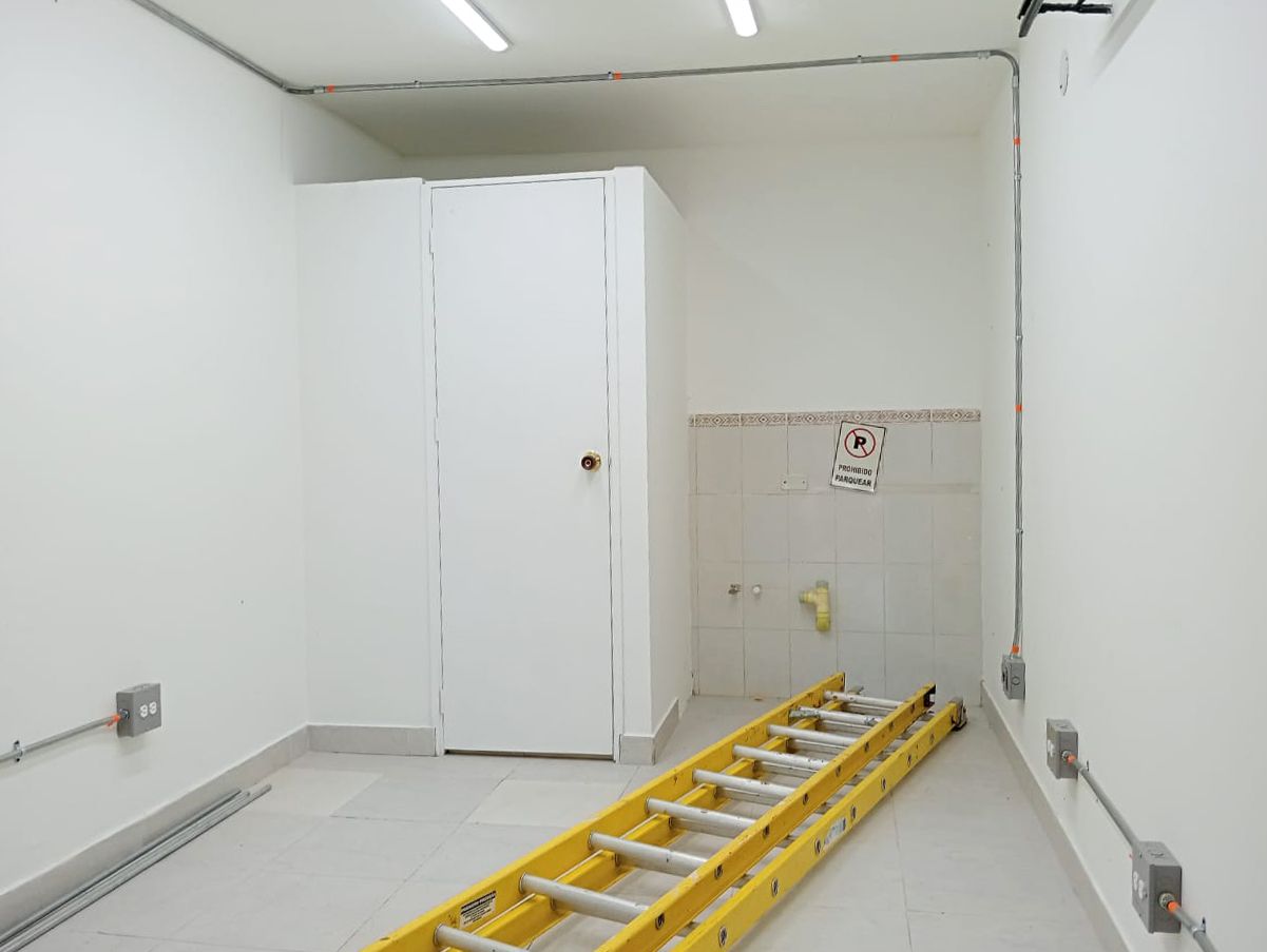 Local en arriendo Antioquia Medellín Florida Nueva 15 m2 Habitaciones 0 Baños 0 Garajes 1 Precio $1850000