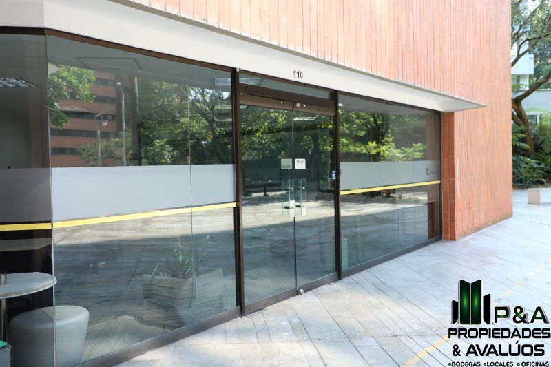 Oficina en arriendo Antioquia Medellín Patio Bonito 273 m2 Habitaciones 0 Baños 3 Garajes 4 Precio $21700000