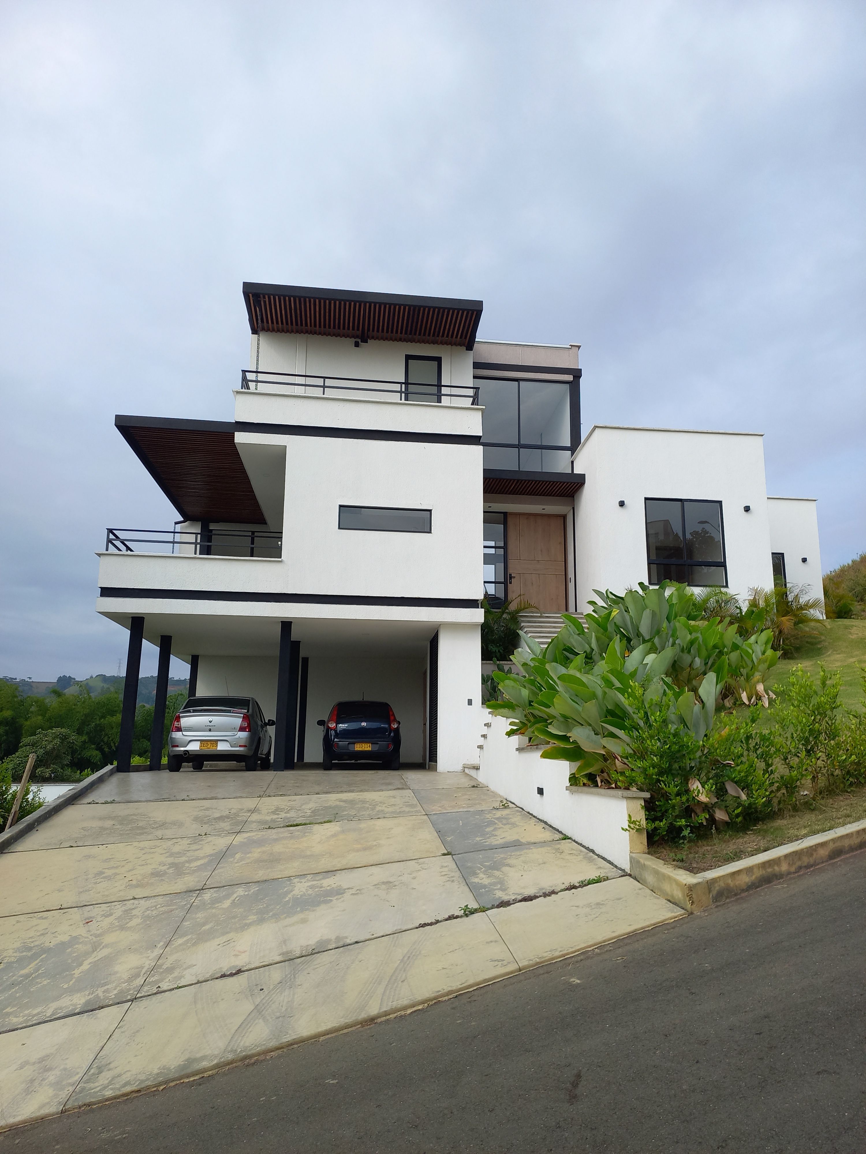 Casa en venta Valle Del Cauca Jamundí Cn Campestre Verde Horizonte 310 m2 Habitaciones 4 Baños 13 Garajes 5 Precio $1350000000