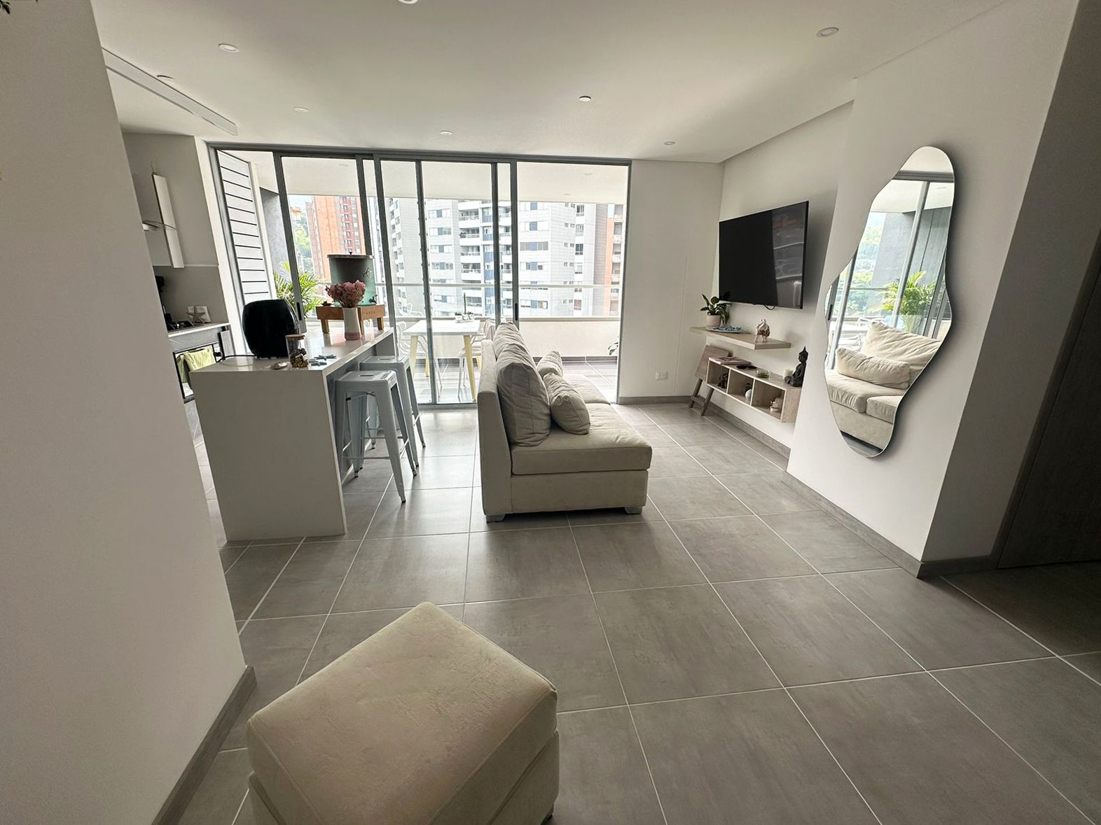 Apartamento en venta Antioquia Envigado La Inmaculada 103 m2 Habitaciones 2 Baños 4 Garajes 3 Precio $930000000