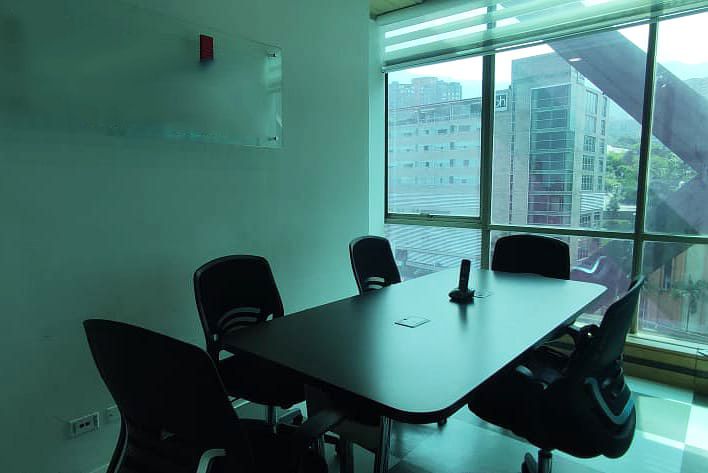 Oficina en venta Antioquia Medellín La Aguacatala 54 m2 Habitaciones 0 Baños 0 Garajes 2 Precio $420000000