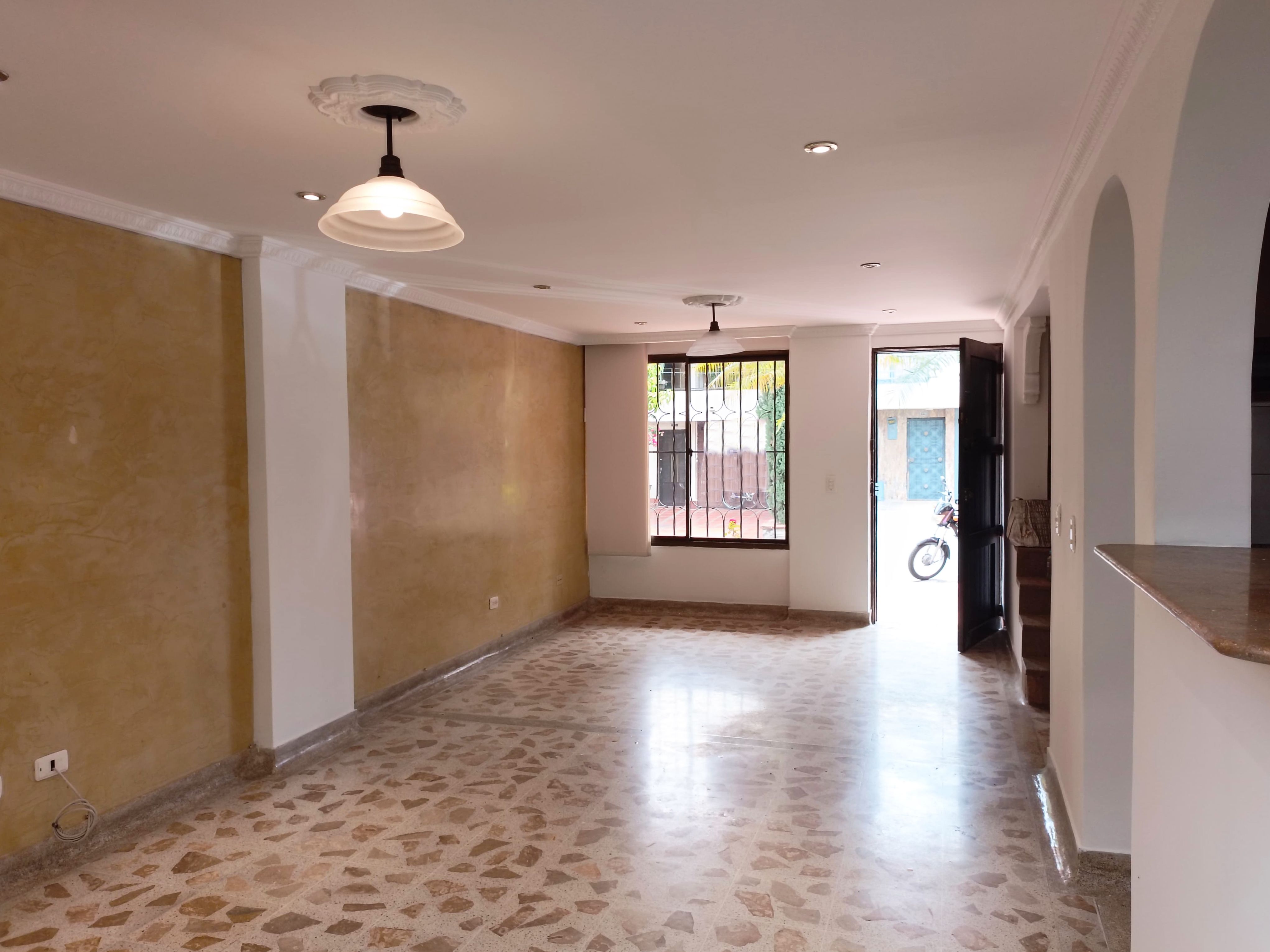 Casa en venta Antioquia Medellín La Gloria 170 m2 Habitaciones 3 Baños 4 Garajes 4 Precio $710000000