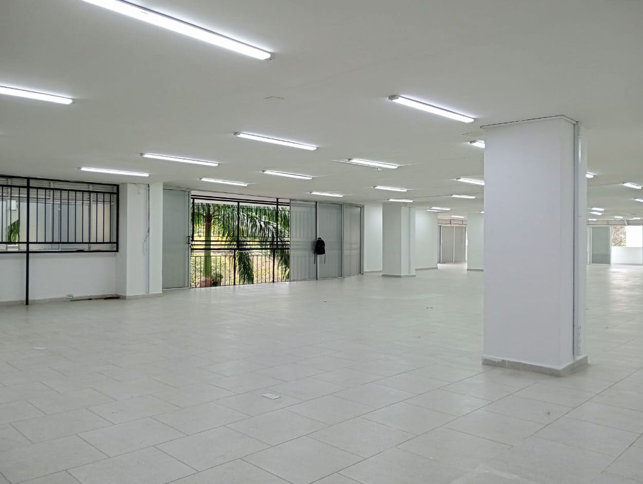Local en arriendo Antioquia Medellín Los Conquistadores 650 m2 Habitaciones 0 Baños 6 Garajes 1 Precio $17000000