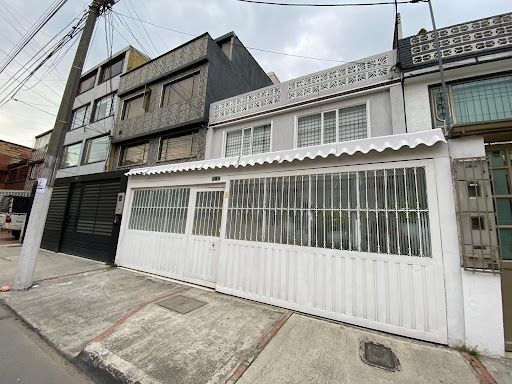 Casa en venta Cundinamarca Bogotá La Estrada 164 m2 Habitaciones 6 Baños 3 Garajes 2 Precio $710000000