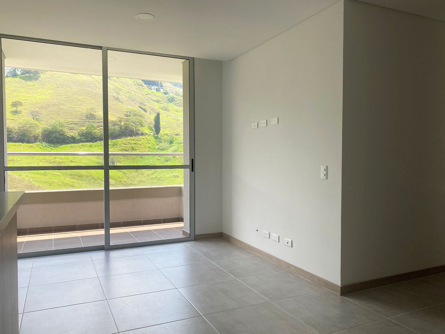 Apartamento en arriendo Antioquia Envigado El Salado 71 m2 Habitaciones 3 Baños 2 Garajes 2 Precio $3650000