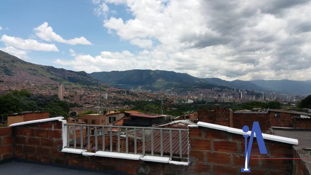 Apartamento en venta Antioquia Medellín Francisco Antonio Zea 240 m2 Habitaciones 5 Baños 2 Garajes 0 Precio $550000000