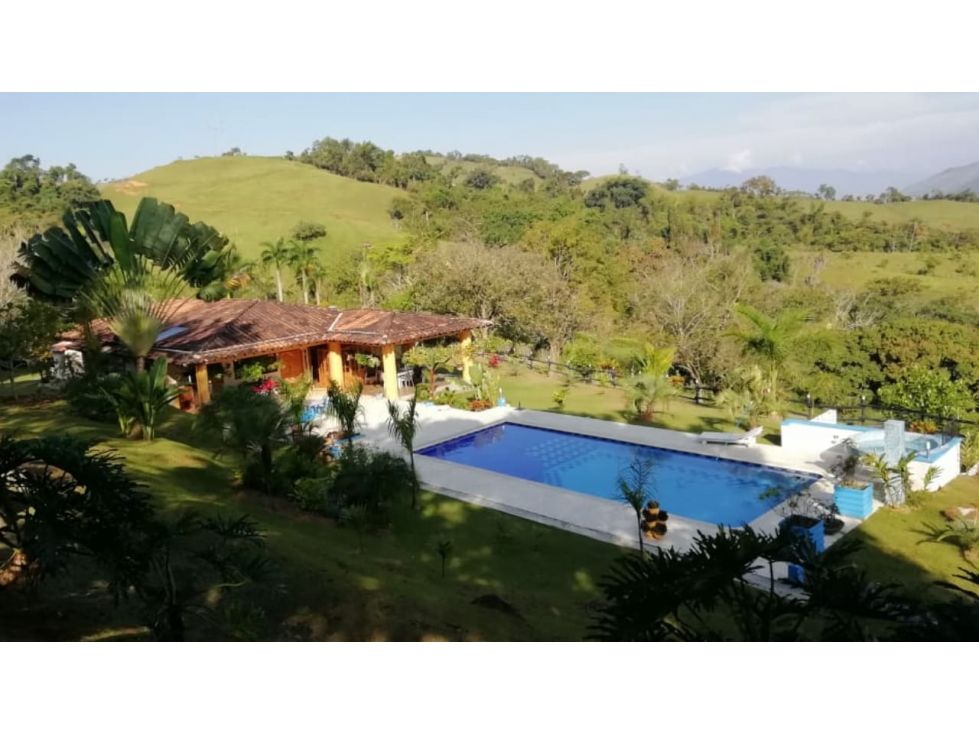 Finca en venta Antioquia Venecia Venecia 700 m2 Habitaciones 5 Baños 15 Garajes 17 Precio $2400000000