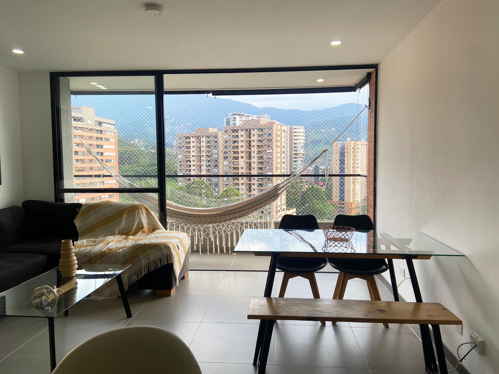 Apartamento en arriendo Antioquia Envigado Envigado 85 m2 Habitaciones 2 Baños 2 Garajes 3 Precio $6700000