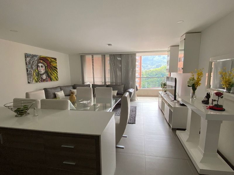 Apartamento en arriendo Antioquia Envigado Asd 85 m2 Habitaciones 2 Baños 4 Garajes 2 Precio $4200000