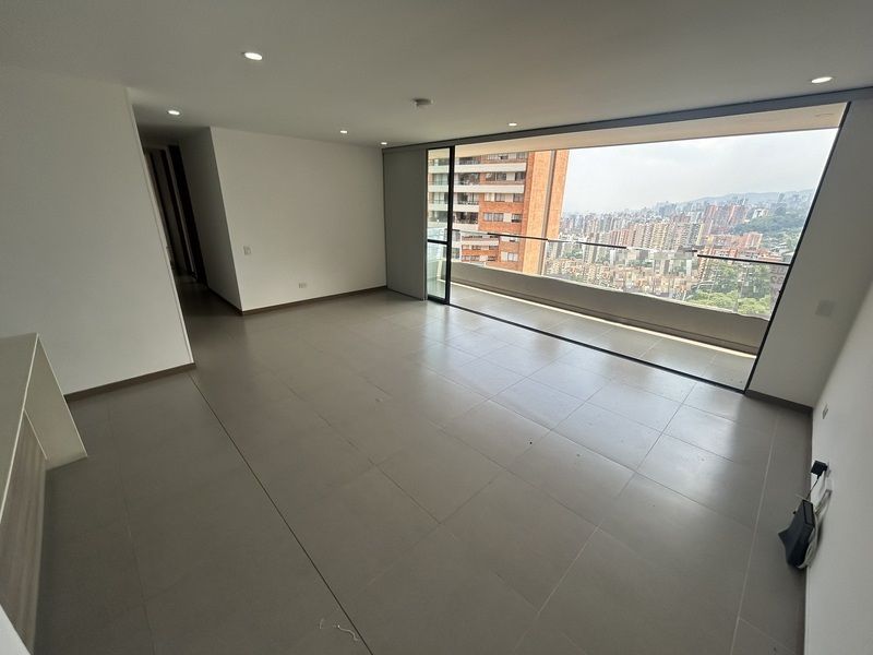 Apartamento en arriendo Antioquia Envigado Asd 105 m2 Habitaciones 3 Baños 4 Garajes 3 Precio $4500000