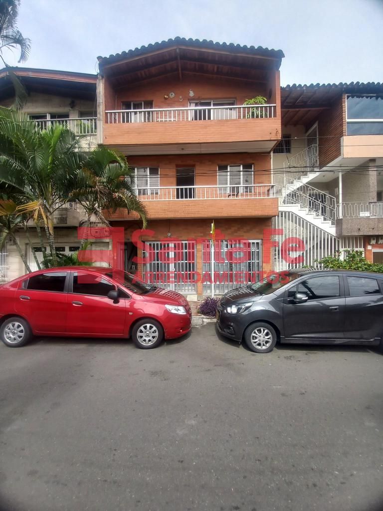 Apartamento en arriendo Antioquia Medellín La Floresta 110 m2 Habitaciones 2 Baños 2 Garajes 1 Precio $1900000