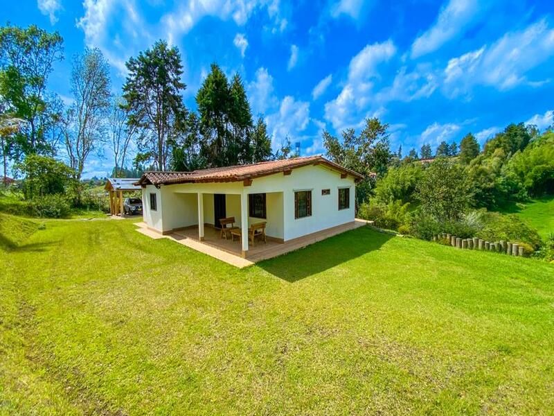 Finca en venta Antioquia Rionegro El Porvenir 350 m2 Habitaciones 4 Baños 4 Garajes 2 Precio $1600000000