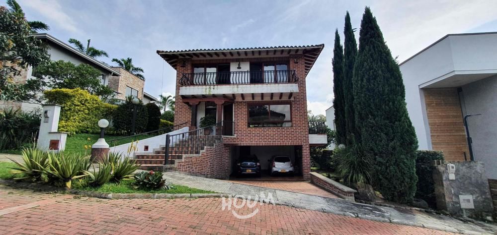 Casa en venta Antioquia La Estrella Bellavista 320 m2 Habitaciones 3 Baños 4 Garajes 2 Precio $1600000000
