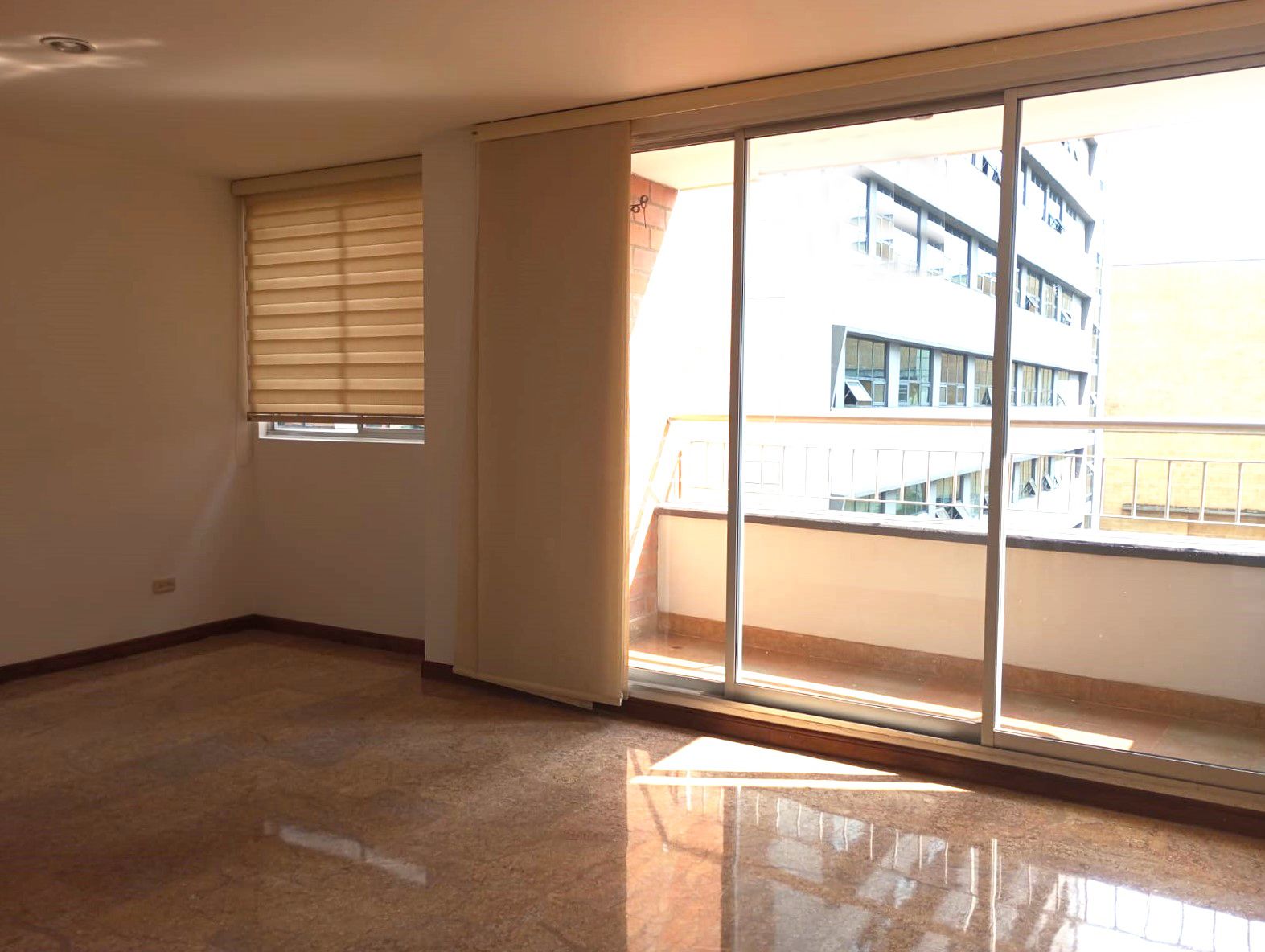 Apartamento en arriendo Antioquia Medellín Los Balsos No2 72 m2 Habitaciones 2 Baños 2 Garajes 2 Precio $4100000