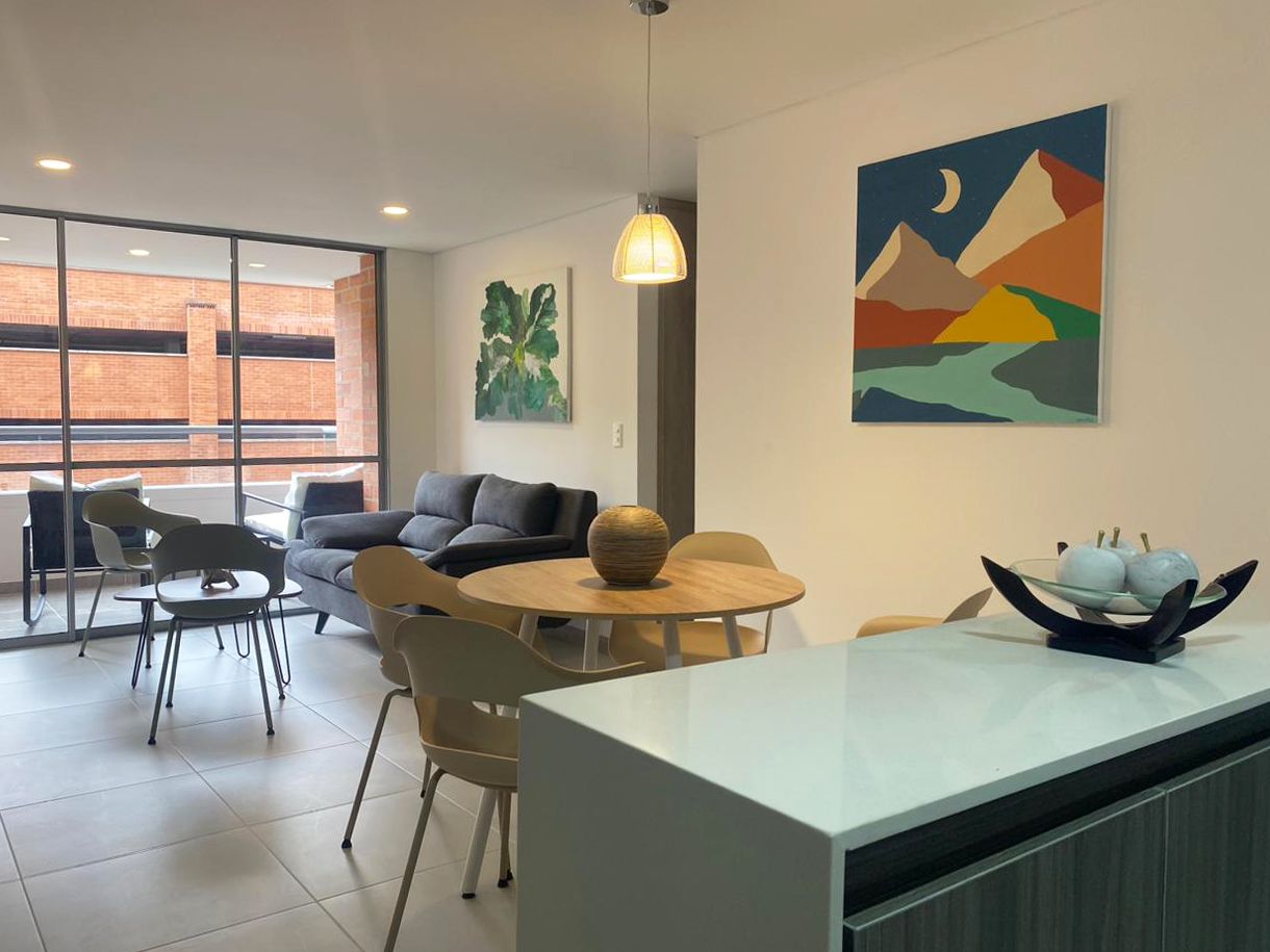 Apartamento en arriendo Antioquia Envigado El Salado 80 m2 Habitaciones 3 Baños 2 Garajes 3 Precio $4150000