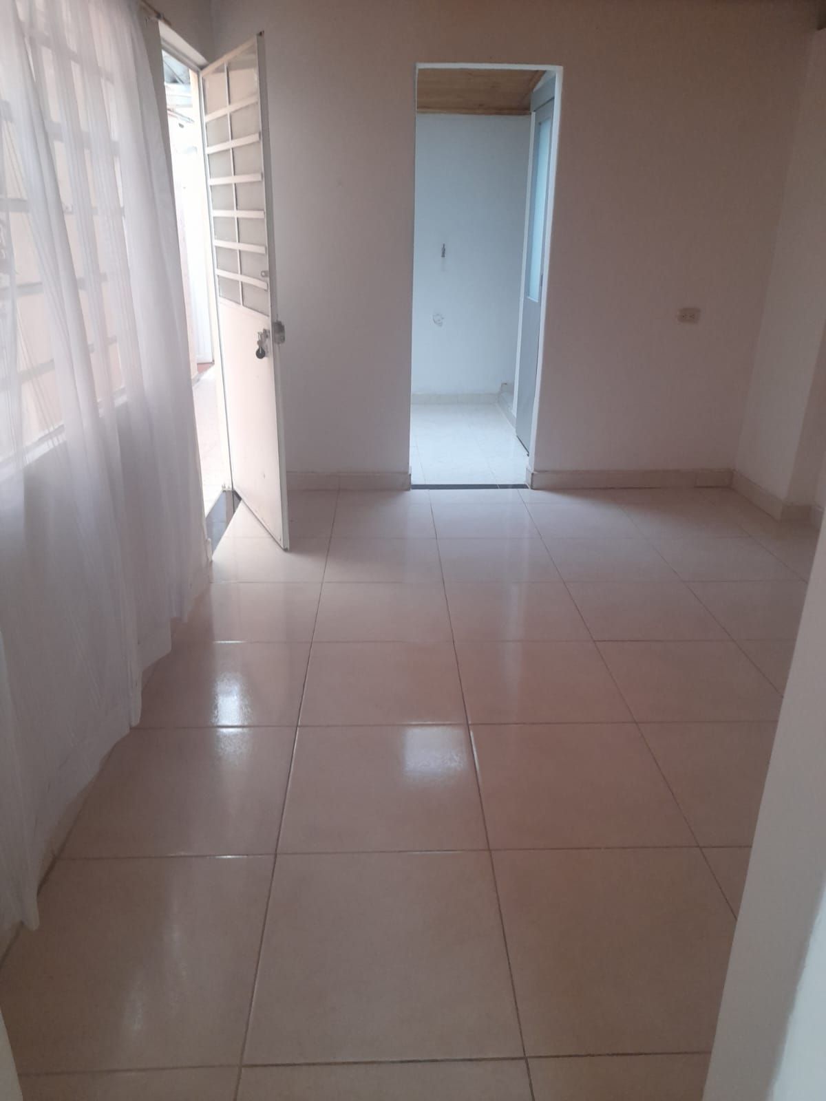 Apartamento en arriendo Cundinamarca Bogotá Ciudad Jardín Sur 30 m2 Habitaciones 1 Baños 1 Garajes 0 Precio $800000