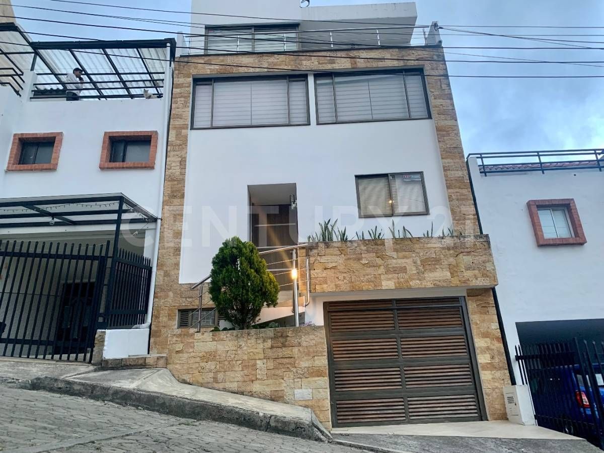 Casa en venta Cundinamarca La Calera Los Sauces 215 m2 Habitaciones 4 Baños 3 Garajes 2 Precio $750000000