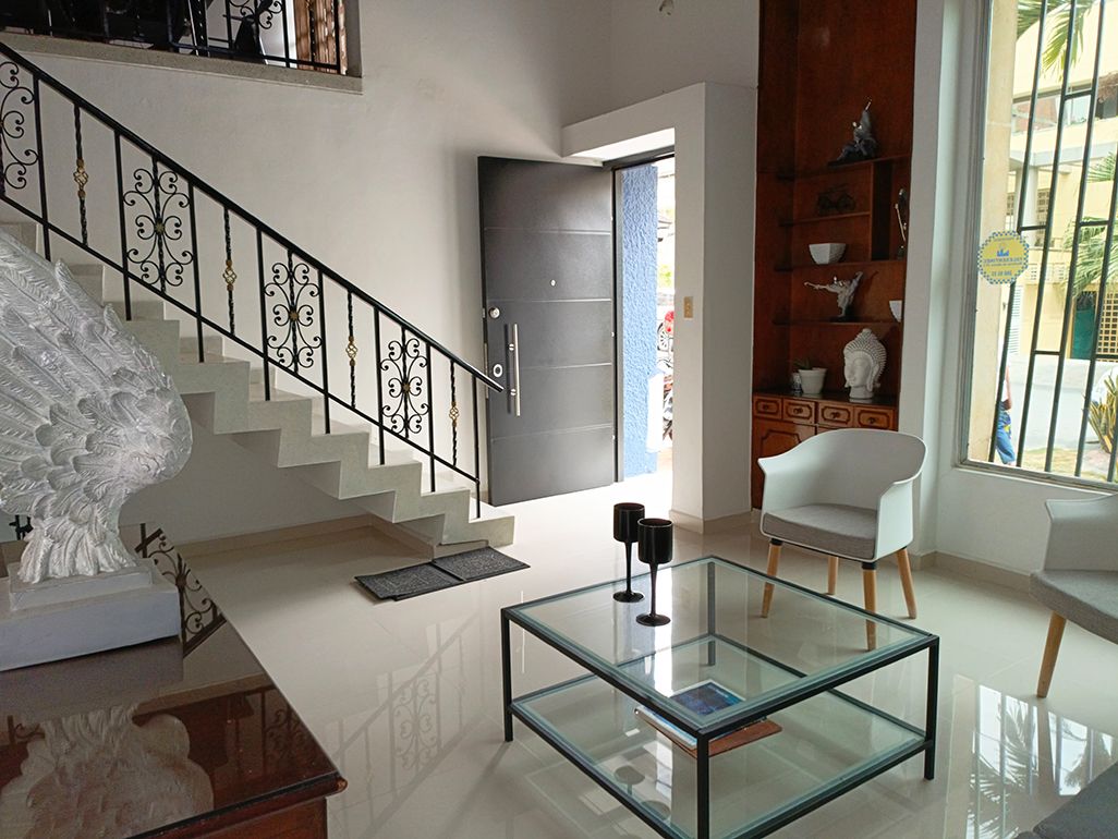 Casa en arriendo Antioquia Medellín La Castellana 280 m2 Habitaciones 5 Baños 4 Garajes 2 Precio $7000000