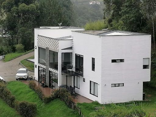 Casa en venta Antioquia Envigado Envigado 292 m2 Habitaciones 5 Baños 13 Garajes 5 Precio $2400000000