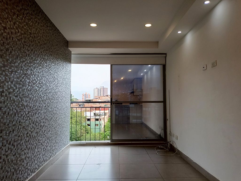 Apartamento en arriendo Antioquia Medellín Loma De Los Bernal 75 m2 Habitaciones 2 Baños 0 Garajes 2 Precio $3200000