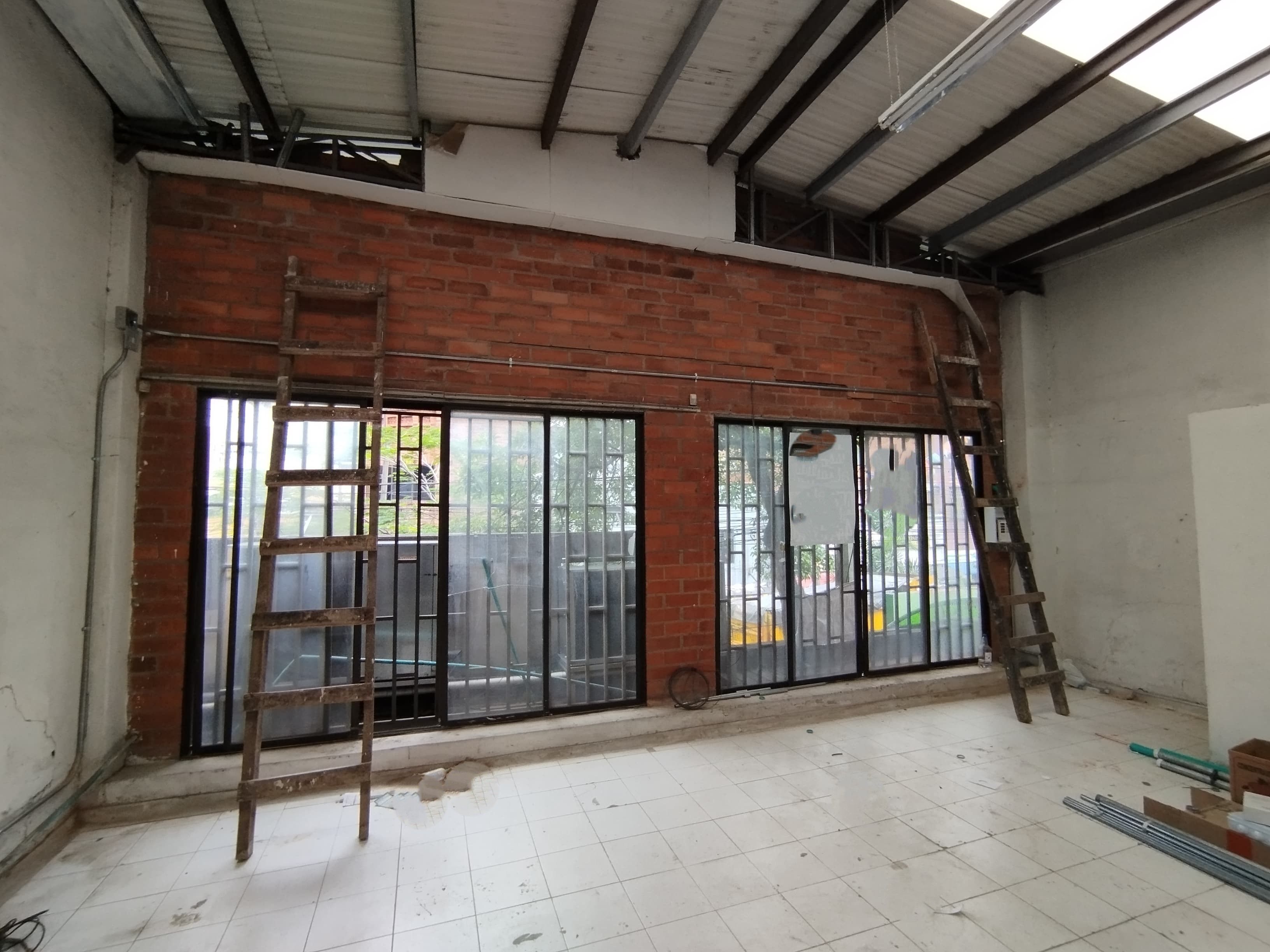 Local en arriendo Antioquia Medellín Boston 70 m2 Habitaciones 0 Baños 1 Garajes 0 Precio $2500000