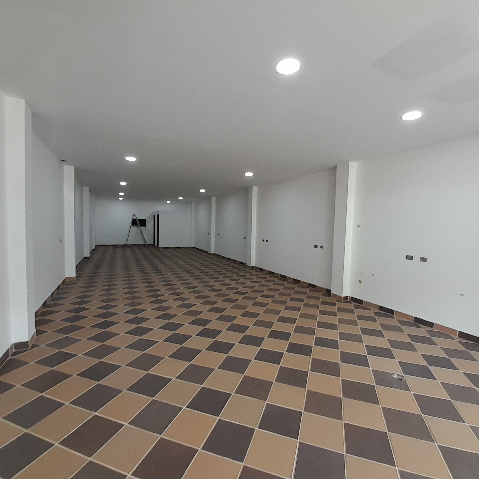 Local en arriendo Antioquia La Ceja Centro 120 m2 Habitaciones 0 Baños 2 Garajes 1 Precio $4000000