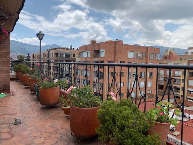 Apartamento en venta Cundinamarca Bogotá Santa Barbara Occidental 175 m2 Habitaciones 5 Baños 8 Garajes 5 Precio $1100000000