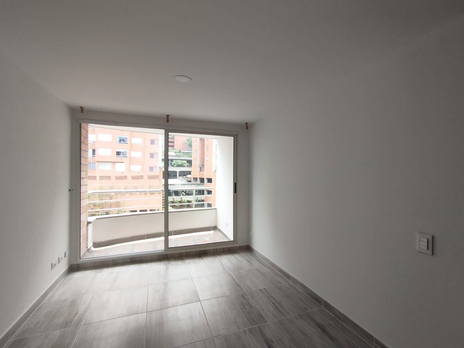 Apartamento en arriendo Antioquia Medellín Asomadera No1 85 m2 Habitaciones 3 Baños 2 Garajes 2 Precio $3200000