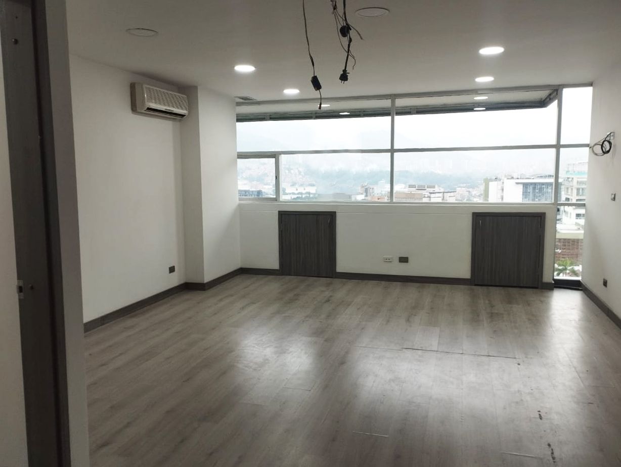 Oficina en arriendo o venta Antioquia Medellín Alejandria 52 m2 Habitaciones 0 Baños 1 Garajes 2 Precio venta $640000000 Precio arriendo $5500000