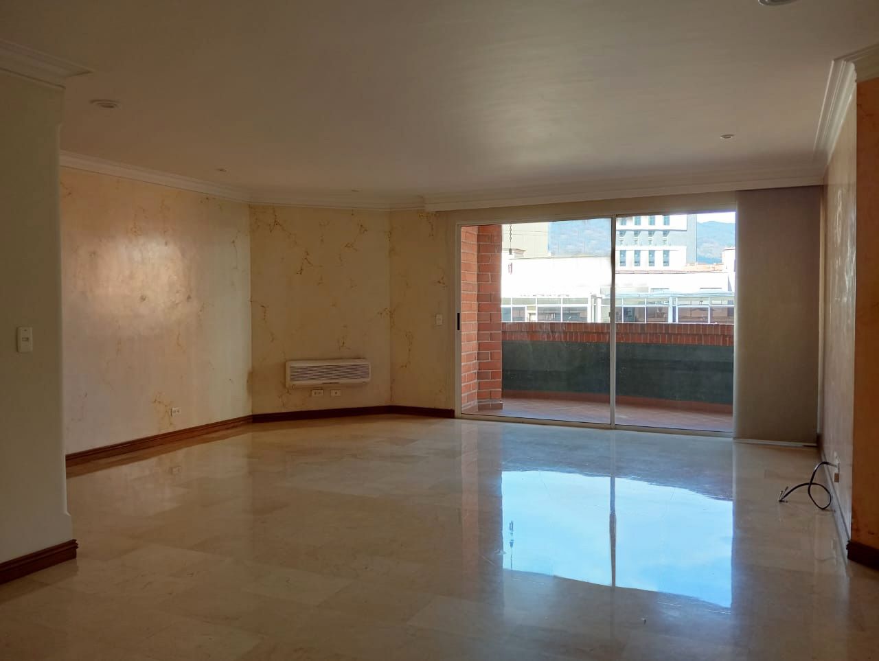 Apartamento en arriendo Antioquia Medellín Las Acacias 174 m2 Habitaciones 3 Baños 4 Garajes 2 Precio $5500000