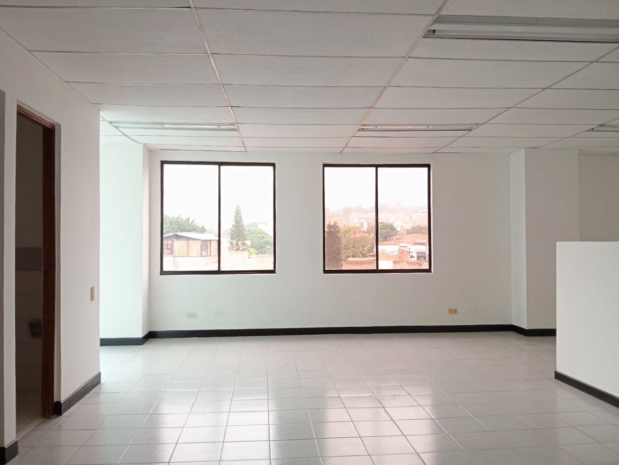 Oficina en arriendo Antioquia Medellín Lorena 70 m2 Habitaciones 0 Baños 0 Garajes 2 Precio $3900000