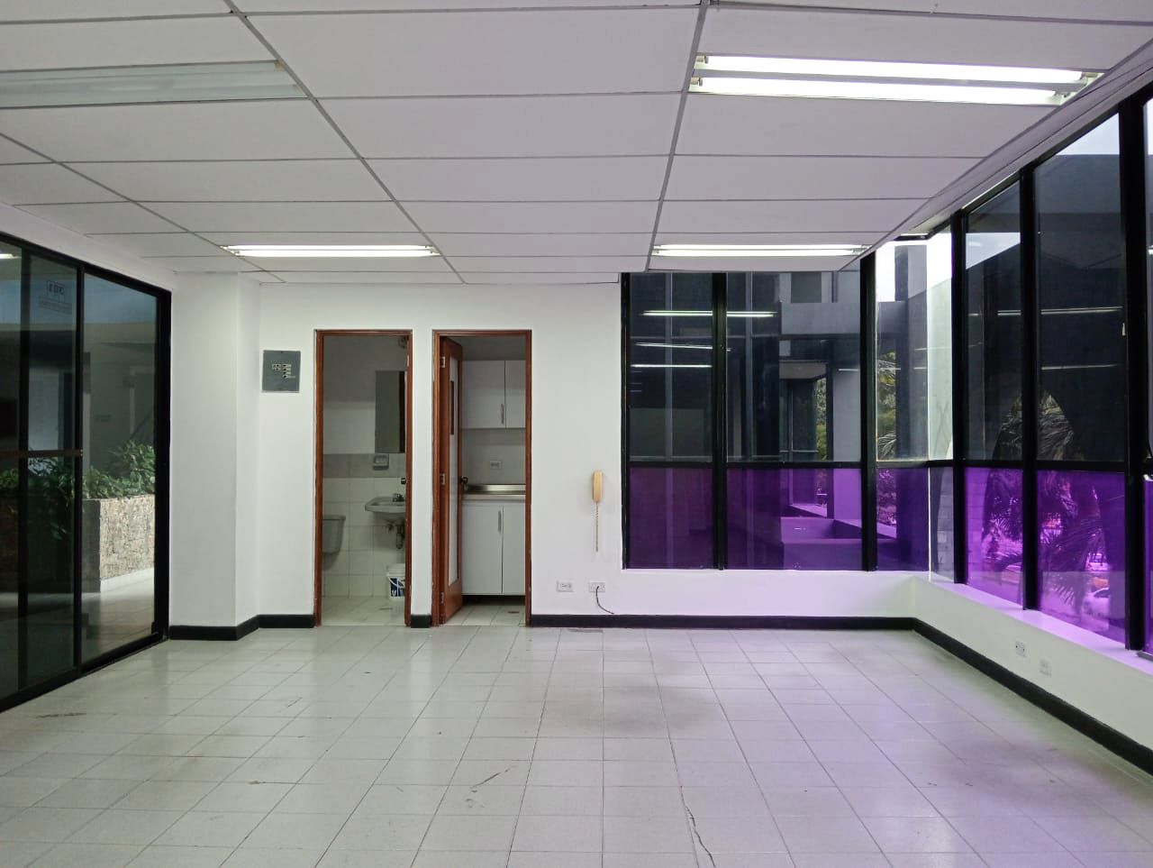 Oficina en arriendo Antioquia Medellín Lorena 45 m2 Habitaciones 0 Baños 0 Garajes 2 Precio $2600000