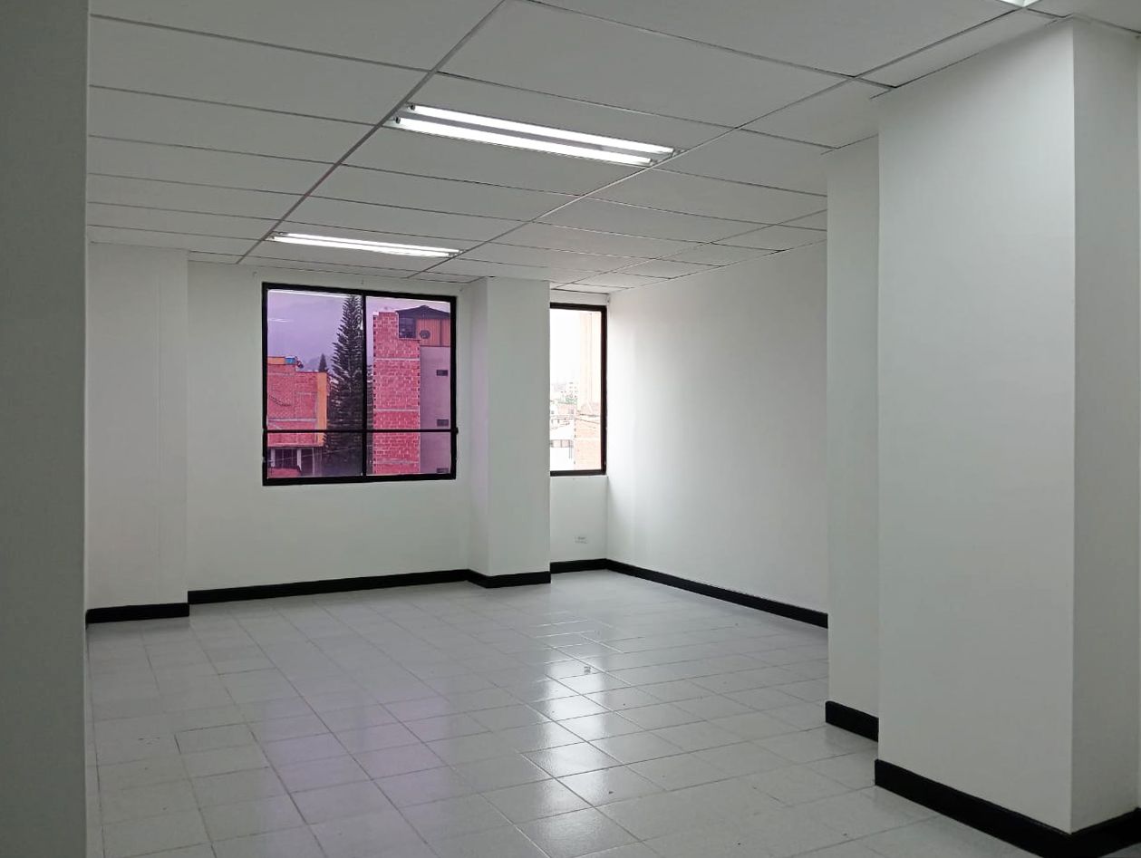 Oficina en arriendo Antioquia Medellín Lorena 39 m2 Habitaciones 0 Baños 0 Garajes 2 Precio $2300000