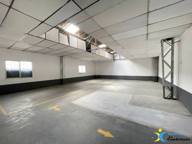 Bodega en arriendo Antioquia Medellín Cristo Rey 200 m2 Habitaciones 0 Baños 0 Garajes 2 Precio $5000000