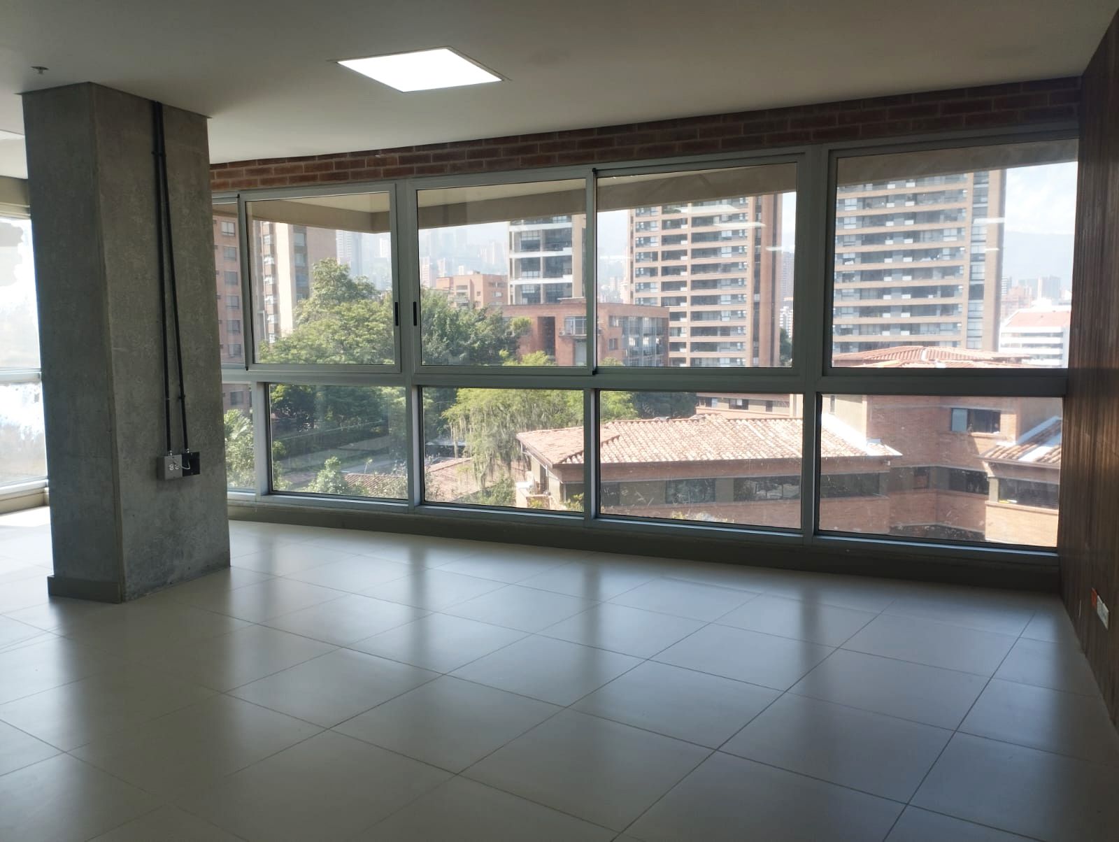 Oficina en arriendo Antioquia Medellín Castropol 139 m2 Habitaciones 0 Baños 2 Garajes 3 Precio $10430000