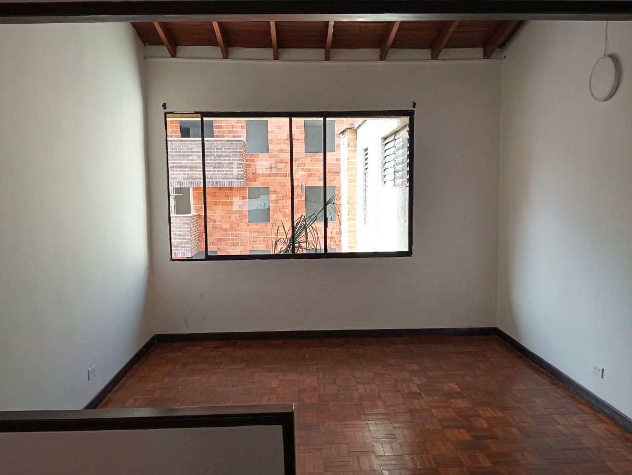 Apartamento en arriendo Antioquia Medellín Las Acacias 150 m2 Habitaciones 4 Baños 2 Garajes 2 Precio $3300000