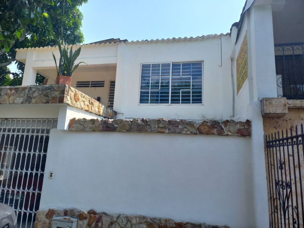 Casa en venta Valle Del Cauca Cali Urbanización La Flora 170 m2 Habitaciones 3 Baños 4 Garajes 2 Precio $420000000