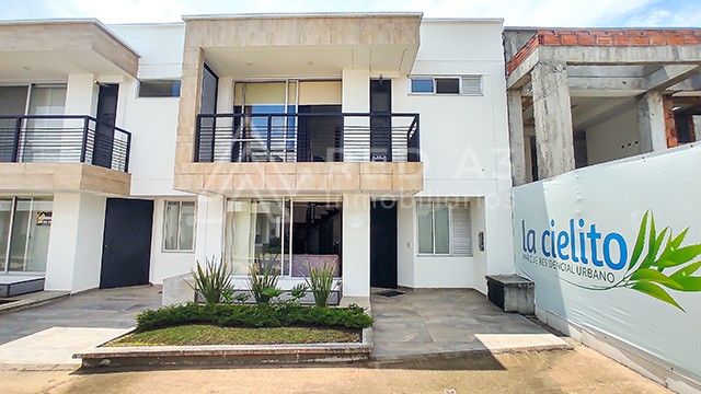 Casa en venta Risaralda Pereira Rincon Del Bosque 204 m2 Habitaciones 4 Baños 4 Garajes 3 Precio $900000000