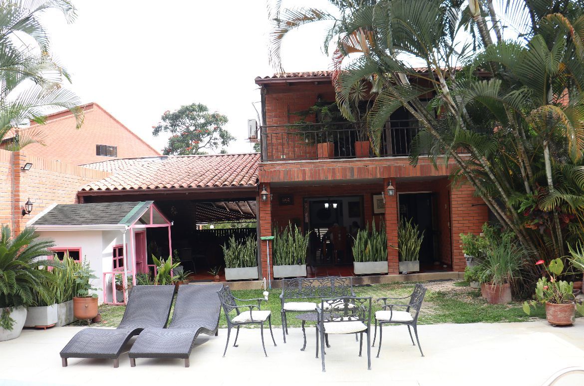Casa en venta Santander Bucaramanga Parque Del Cacique 178 m2 Habitaciones 5 Baños 6 Garajes 4 Precio $1790000000