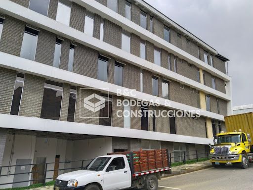 Oficina en arriendo Antioquia Caldas Caldas 188 m2 Habitaciones 0 Baños 0 Garajes 1 Precio $8300000